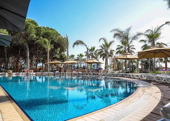 Vm & Hotel Golem (Tirana)