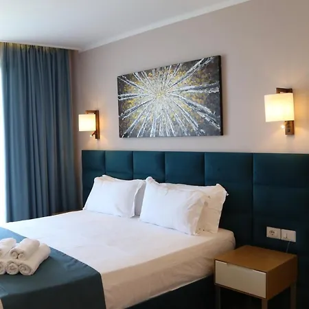 Ξενοδοχείο Vm & 5*