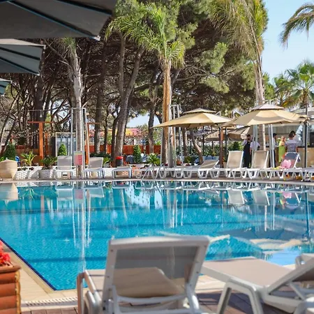 Ξενοδοχείο Vm & 5*