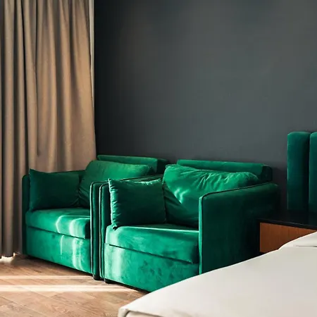 Hotel Vm & Golem (Tirana)