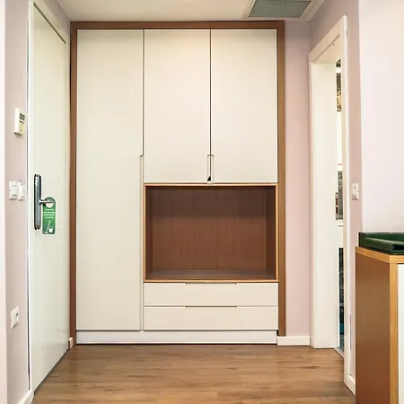 Ξενοδοχείο Vm & 5*