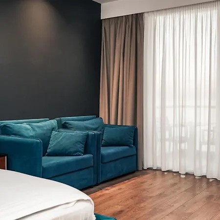 Hotel Vm & Golem (Tirana)