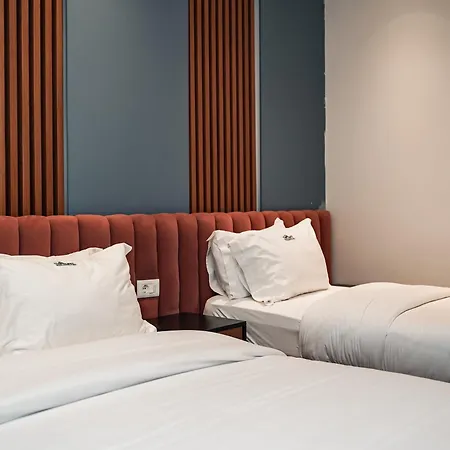 Vm & Hotel Golem (Tirana)