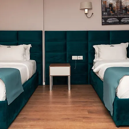 Vm & Hotel Golem (Tirana)