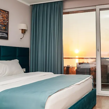 Vm & 5* Golem (Tirana)