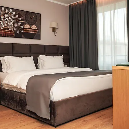 Vm & 5* Golem (Tirana)
