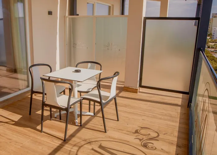 Vm & Hotel Golem (Tirana)