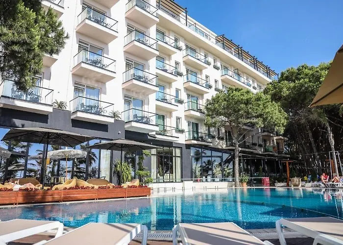 Hotel Vm & Golem (Tirana)